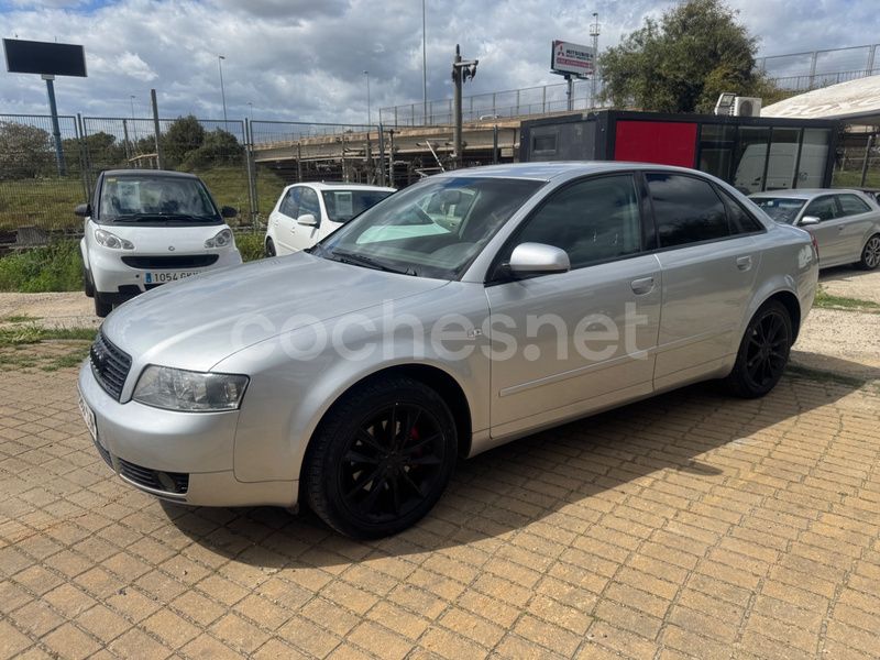 Gris / plata Usado 2003 Audi A4 Berlina | 3690 € (Precio justo) - Imagen 1/4