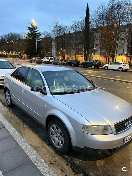Usado Audi A4 S-Line 130 CV (95 kW) 2002 Gris / plata Berlina