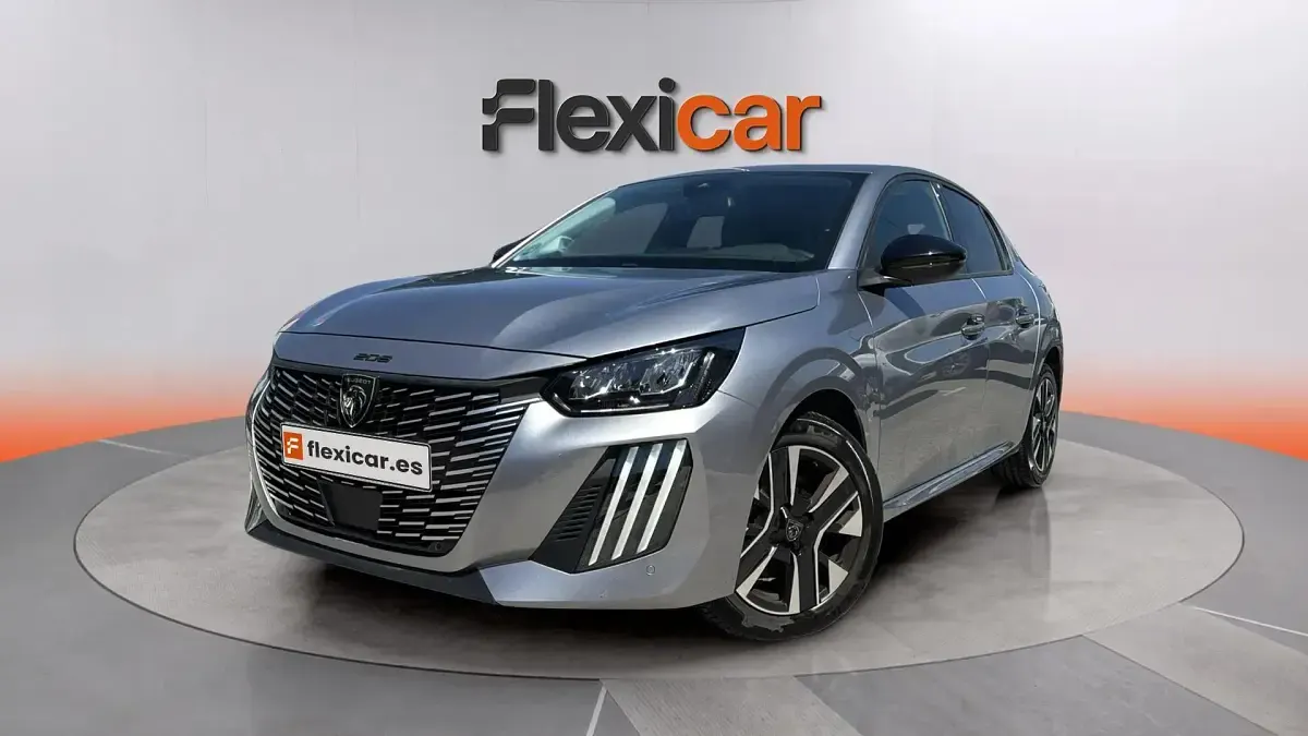 Usado Peugeot 208 Allure 101 CV (74 kW) 2025 Gris Utilitario
