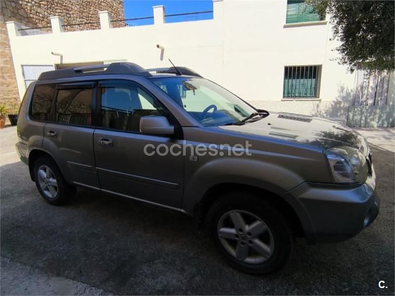 Usado Nissan X-Trail Comfort 136 CV (100 kW) 2004 Gris / plata SUV