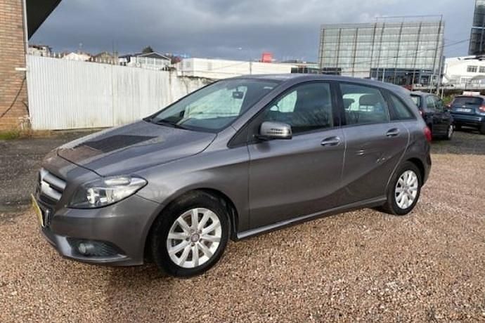 Usado Mercedes B180 110 CV (80 kW) 2014 Monovolumen