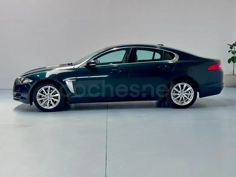 Usado Jaguar XF Luxury 190 CV (139 kW) 2012 Verde Berlina