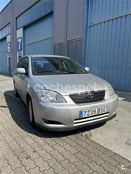 Gris / plata Usado 2002 Toyota Corolla Sol Berlina | 2790 € (Buen precio) - Imagen 1/4
