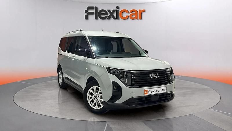 Usado Ford Tourneo Courier Titanium 125 CV (91 kW) 2025 Gris Monovolumen