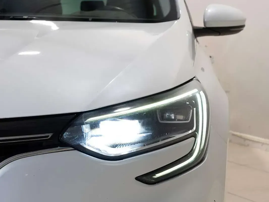 Usado Renault Mégane GrandTour Zen 140 CV (102 kW) 2020 Familiar