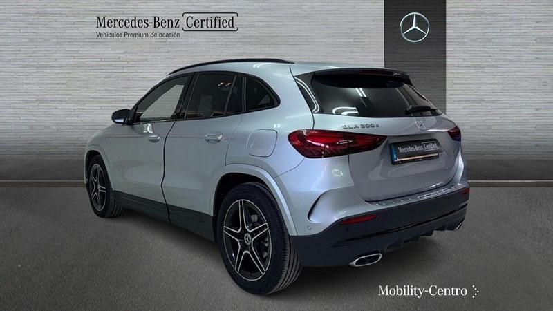 Brugt Mercedes GLA200 AMG line 150 HK (110 kW) 2024 Sølv SUV