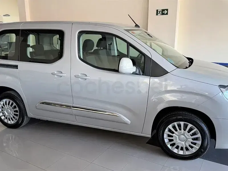 Usado Toyota Proace Verso Active 131 CV (96 kW) 2021 Beige Familiar