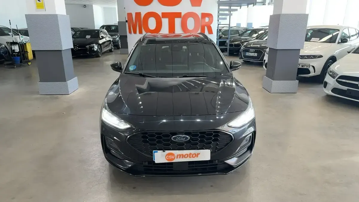 Usado Ford Focus ST-Line 125 CV (91 kW) 2024 Negro Utilitario