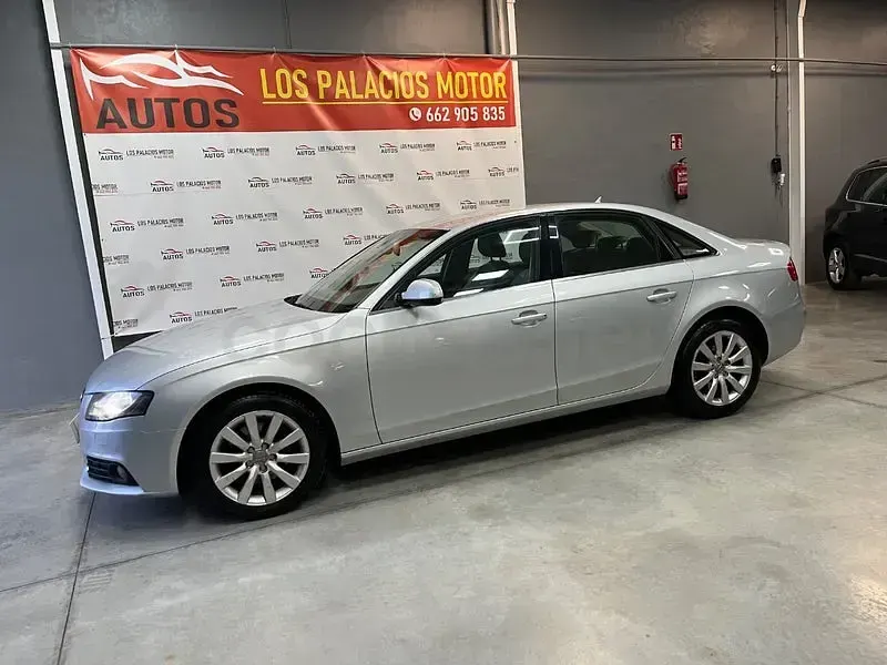 Usado Audi A4 143 CV (105 kW) 2012 Gris / plata Berlina