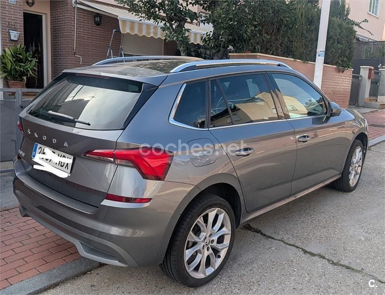 Usado Skoda Kamiq Sport 150 CV (110 kW) 2022 Gris / plata SUV