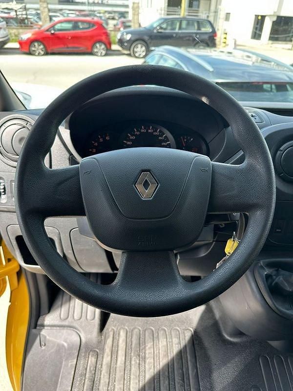 Usado Renault Master 145 CV (106 kW) 2019 Amarillo Berlina