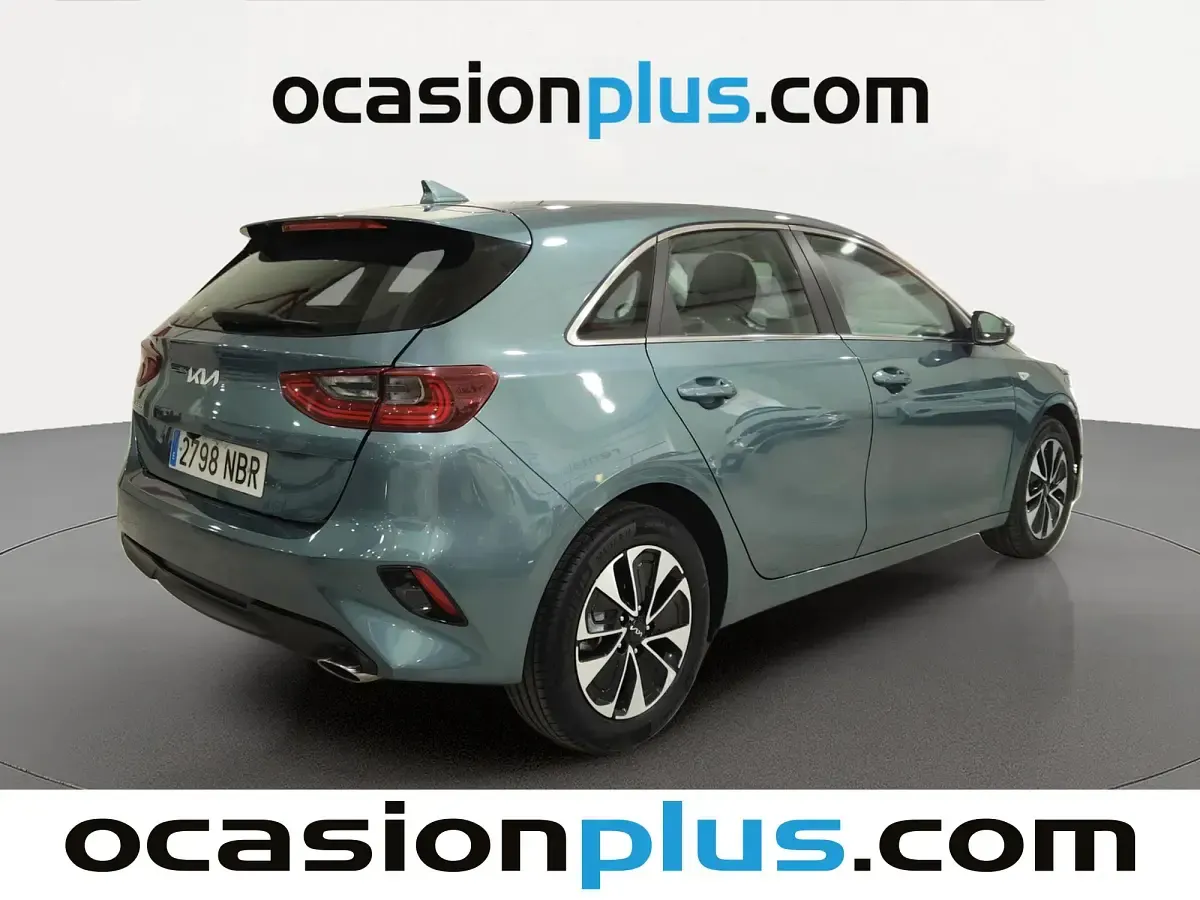 Usado Kia Ceed 101 CV (74 kW) 2025 Gris Utilitario