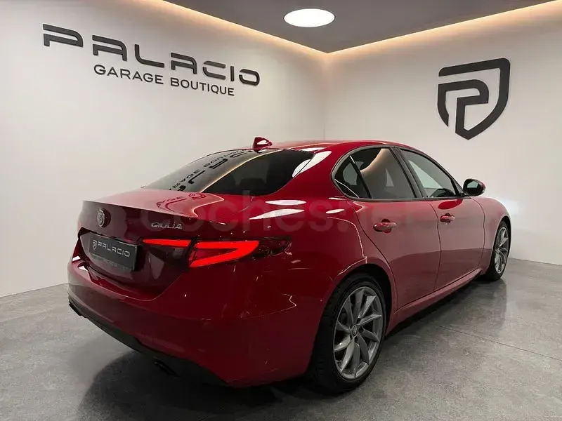 Usado Alfa Romeo Giulia Sprint 190 CV (139 kW) 2022 Rojo Berlina