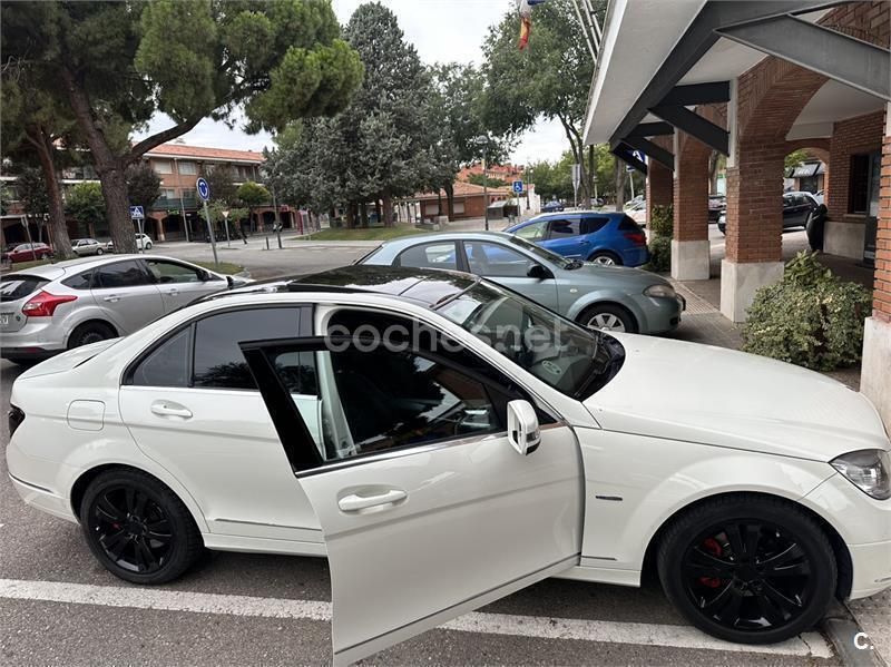 Usado Mercedes C220 Avantgarde 170 CV (125 kW) 2010 Blanco Berlina
