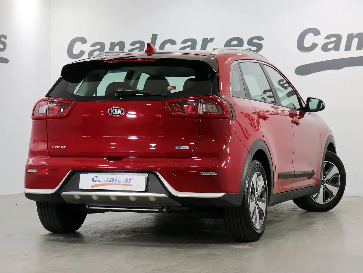 Usado Kia Niro 141 CV (103 kW) 2017 Rojo SUV