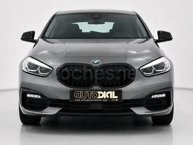 Usado BMW 118 136 CV (100 kW) 2024 Gris / plata Berlina
