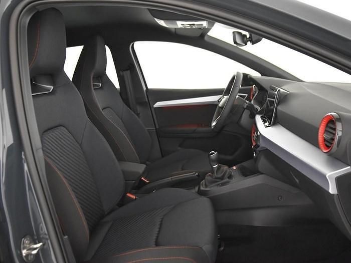 Usado Seat Ibiza FR 115 CV (84 kW) 2025 Gris