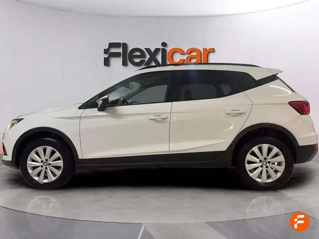 Usado Seat Arona Ecomotive 95 CV (69 kW) 2019 Blanco SUV