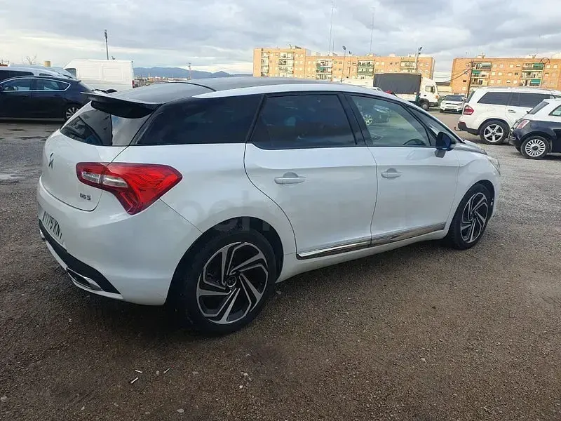 Usado DS Automobiles DS5 181 CV (133 kW) 2018 Blanco Utilitario