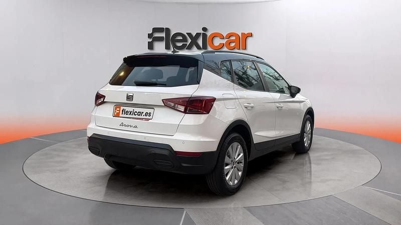 Usado Seat Arona Style 110 CV (80 kW) 2023 Blanco SUV