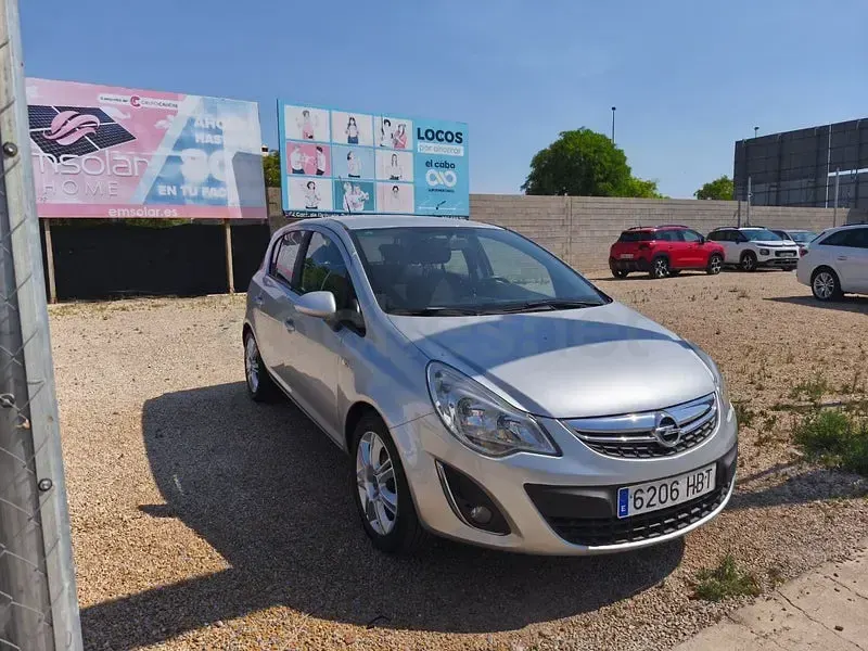 Usado Opel Corsa Selective 85 CV (62 kW) 2012 Gris / plata Utilitario
