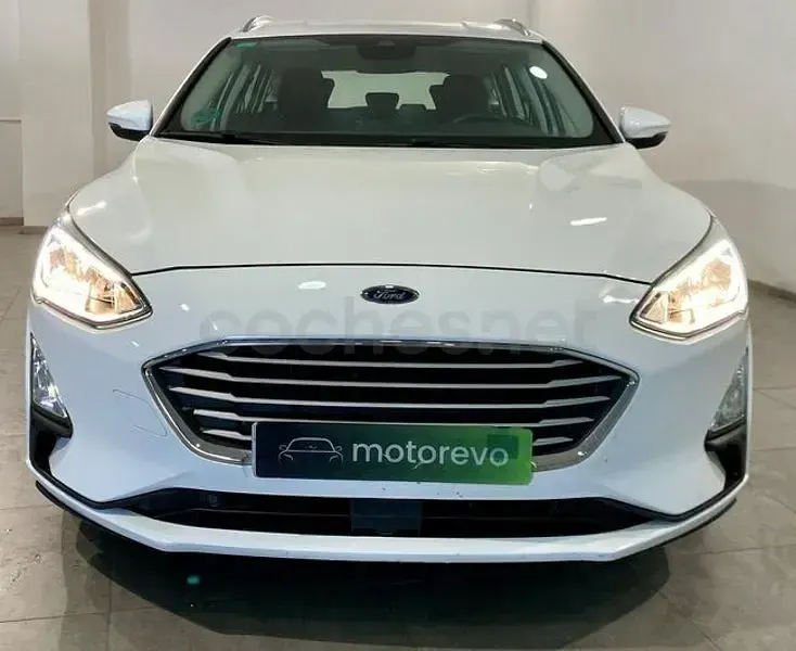 Usado Ford Focus Trend 120 CV (88 kW) 2022 Blanco Familiar