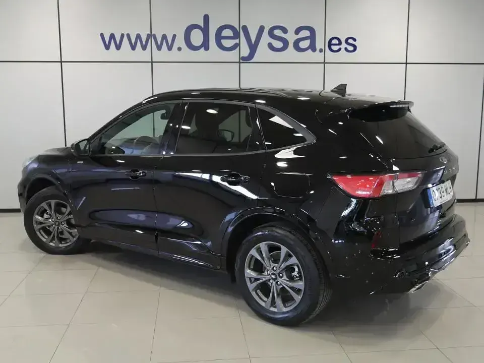 Usado Ford Kuga ST-Line 225 CV (165 kW) 2023 Negro SUV