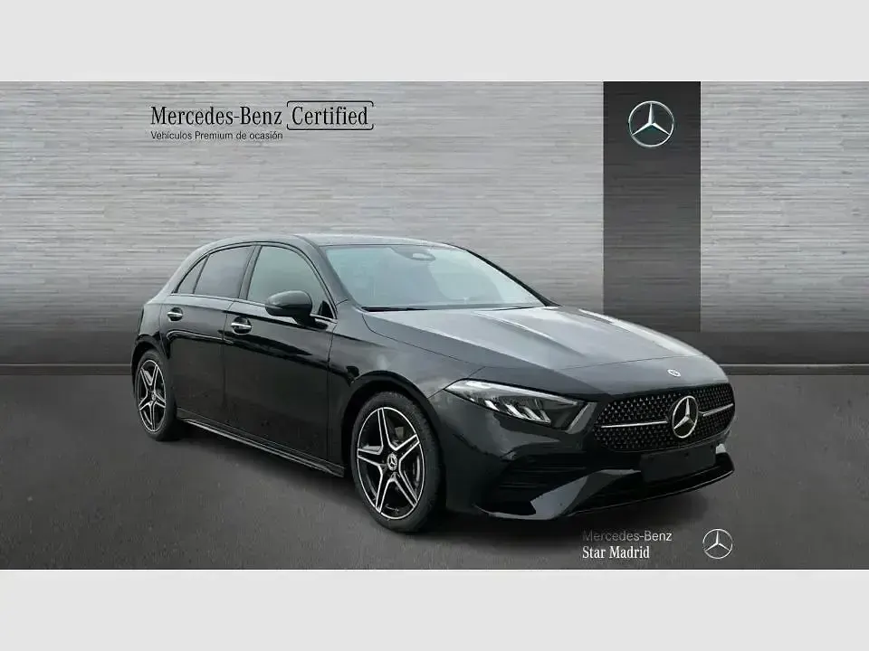 Usado Mercedes A180 116 CV (85 kW) 2025 Negro Berlina