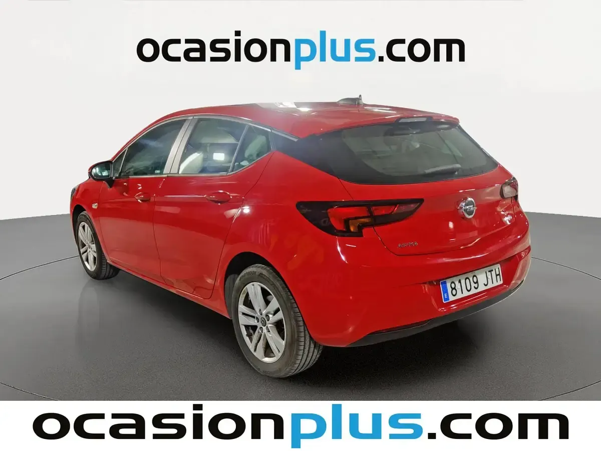 Usado Opel Astra Selective 125 CV (91 kW) 2016 Rojo Utilitario
