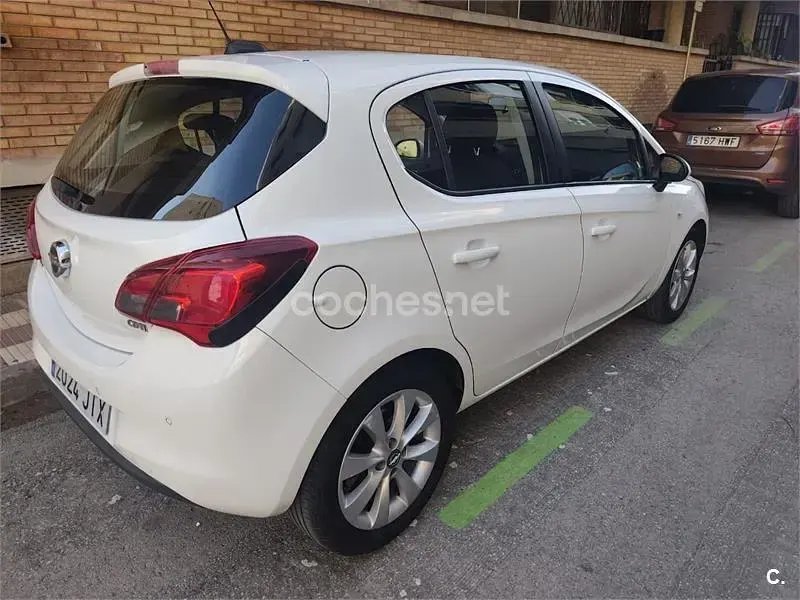 Usado Opel Corsa Selective 95 CV (69 kW) 2016 Blanco Utilitario