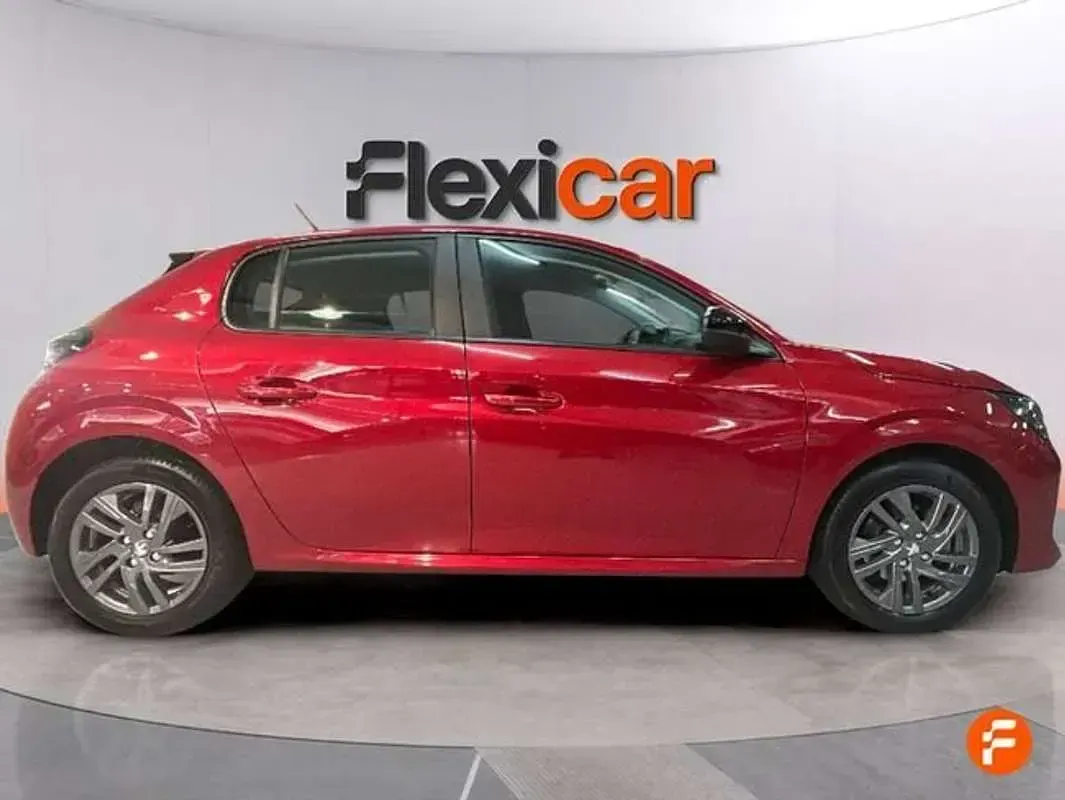 Usado Peugeot 208 Active 101 CV (74 kW) 2022 Rojo Utilitario