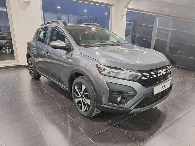 Nuevo Dacia Sandero Extreme 110 CV (80 kW) 2025 Gris / plata Berlina