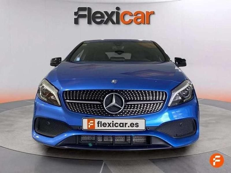 Usado Mercedes A200 Elegance 140 CV (102 kW) 2016 Azul Utilitario