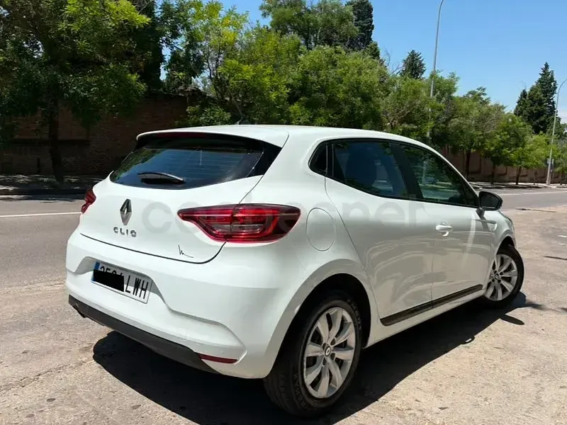 Usado Renault Clio V Business 100 CV (73 kW) 2022 Blanco Berlina