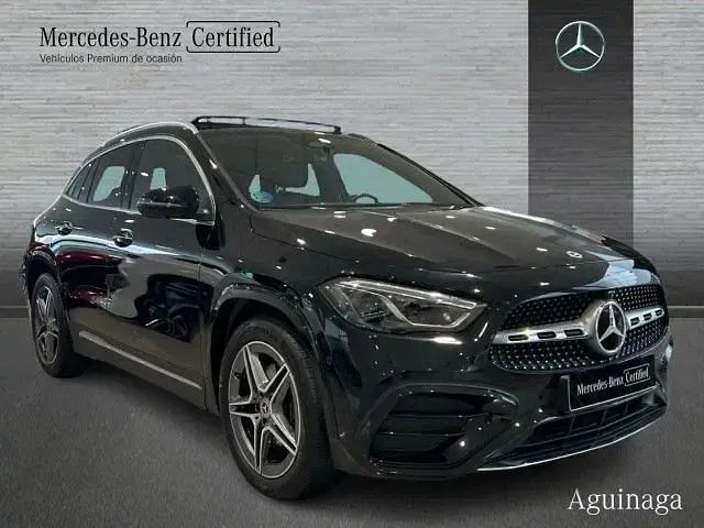 Usado Mercedes GLA200 163 CV (119 kW) 2024 Negro cosmos SUV