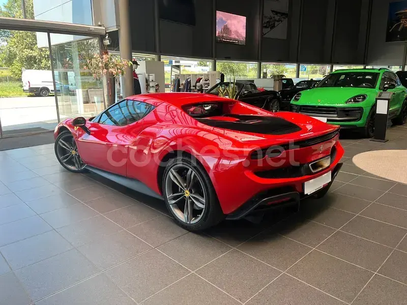 Usado Ferrari 296 831 CV (611 kW) 2023 Rojo Coupe