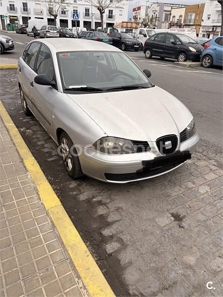 Usado Seat Ibiza 100 CV (73 kW) 2004 Gris / plata Utilitario