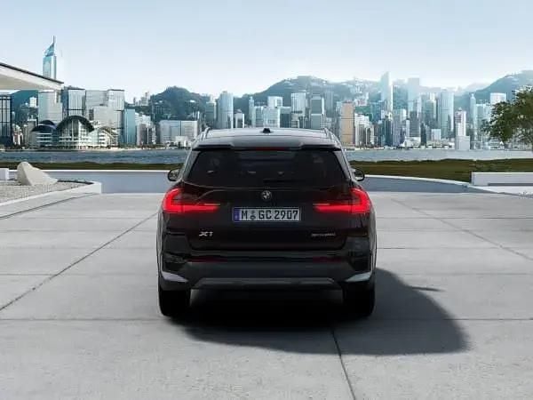 Uusi BMW X1 170 HP (125 kW) 2026 Musta Katumaasturi