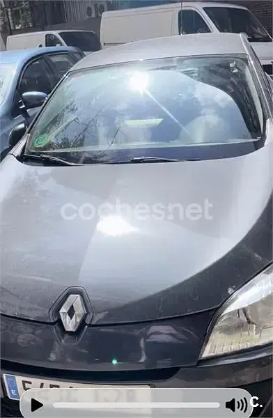 Usado Renault Mégane III Authentique 100 CV (73 kW) 2010 Negro Berlina