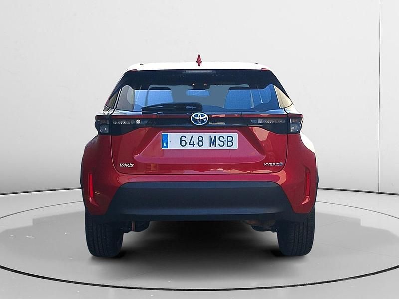 Usado Toyota Yaris Hybrid Active 116 CV (85 kW) 2024 Blanco SUV