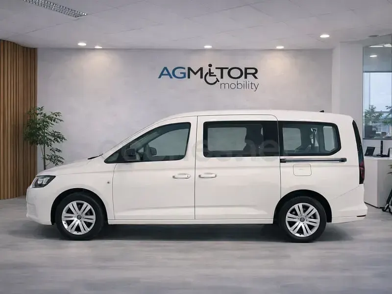 Usado VW Caddy 102 CV (75 kW) 2025 Gris / plata Monovolumen