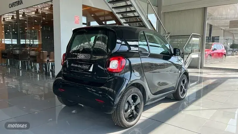 Usado Smart ForTwo Electric Drive Passion 60 kW (82 CV) 2020 Negro Coupe