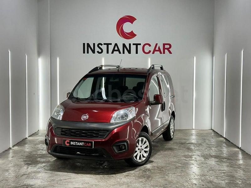 Usado Fiat Qubo Lounge 77 CV (56 kW) 2019 Granate Monovolumen