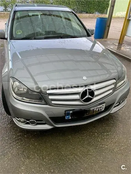 Usado Mercedes C220 Avantgarde 170 CV (125 kW) 2011 Gris / plata Berlina