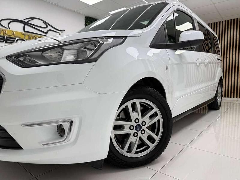 Usado Ford Tourneo Titanium 101 CV (74 kW) 2021 Blanco Monovolumen