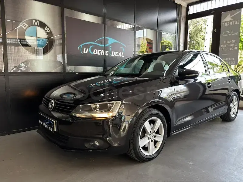 Usado VW Jetta Advance 105 CV (77 kW) 2014 Negro Berlina