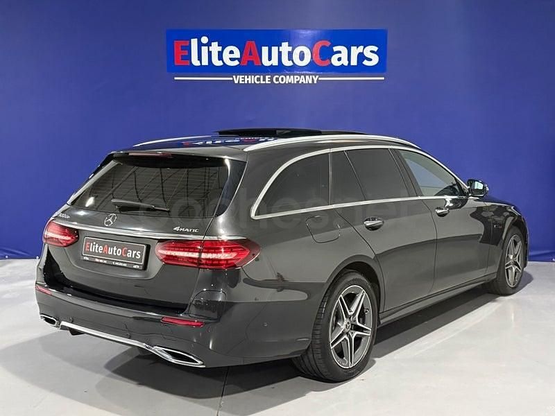 Usado Mercedes E300 306 CV (225 kW) 2022 Gris / plata Familiar