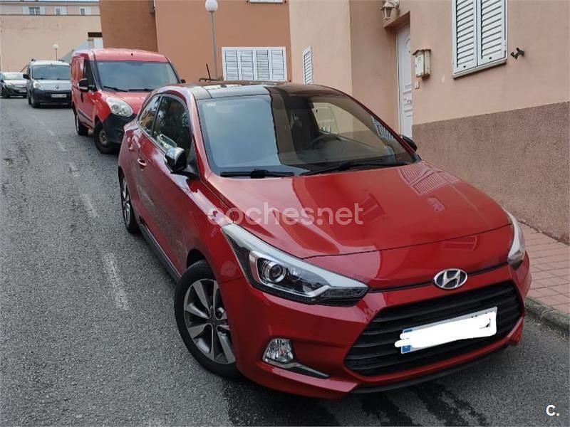 Granate Usado 2016 Hyundai i20 Berlina | 9000 € (Precio justo) - Imagen 1/4