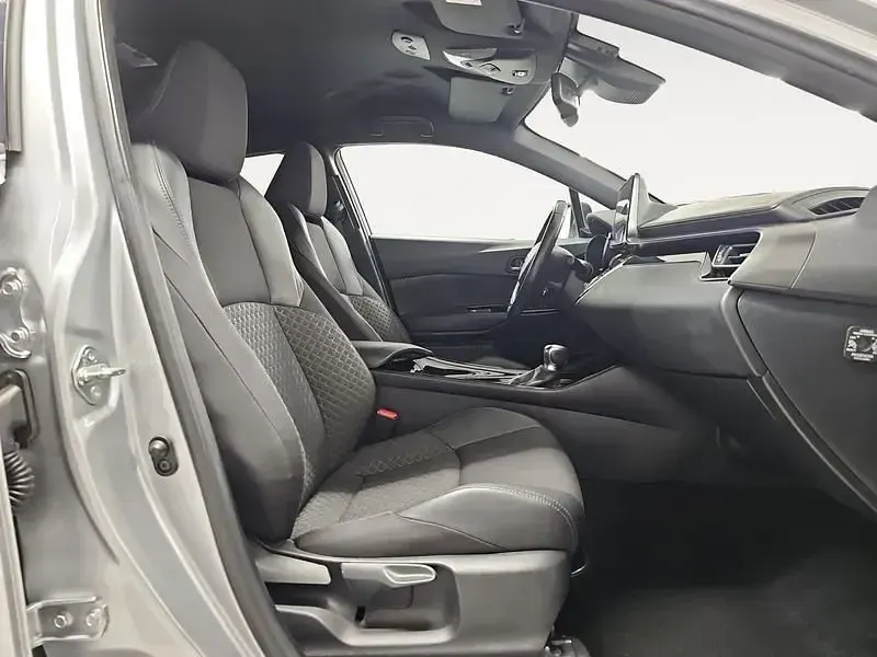 Usado Toyota C-HR Advance 122 CV (89 kW) 2021 Gris SUV