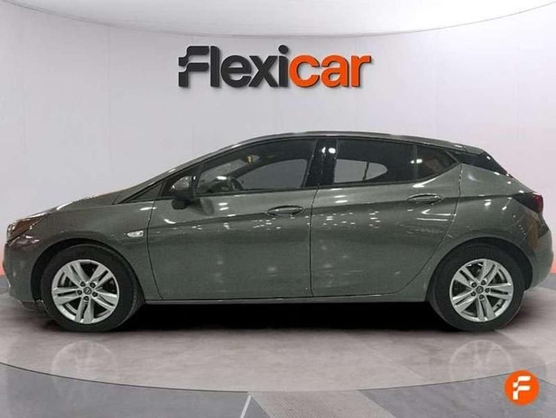 Usado Opel Astra GS Line 131 CV (96 kW) 2020 Gris Utilitario